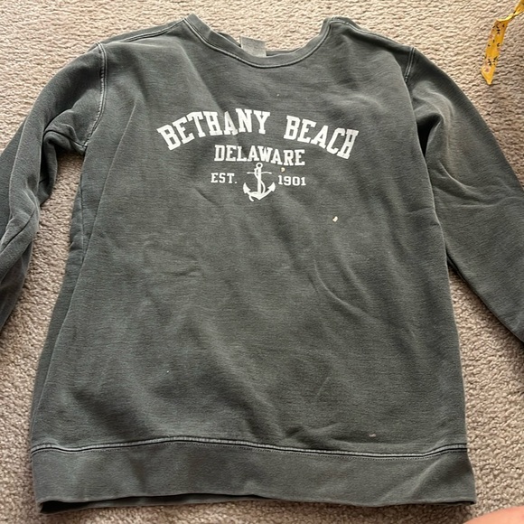 Crewneck - Picture 1 of 2